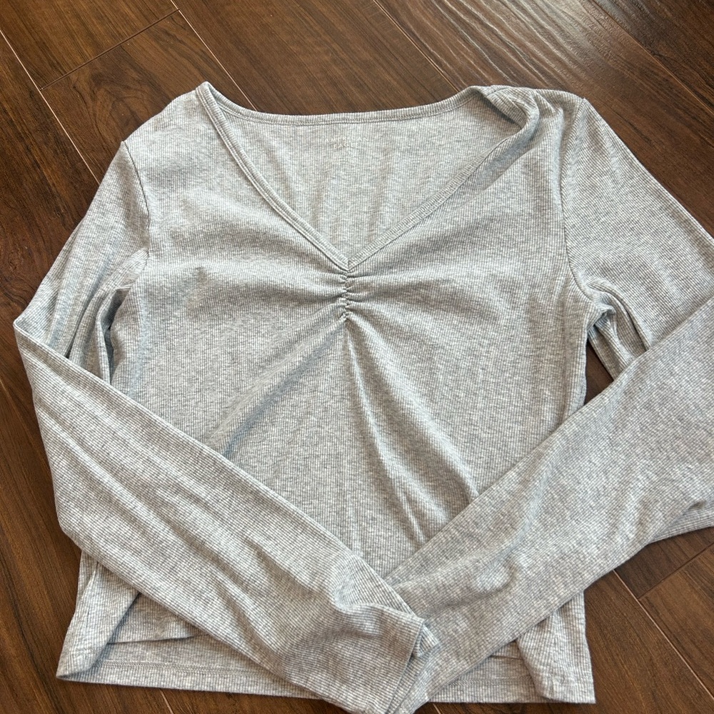 American Eagle Grey crop Top